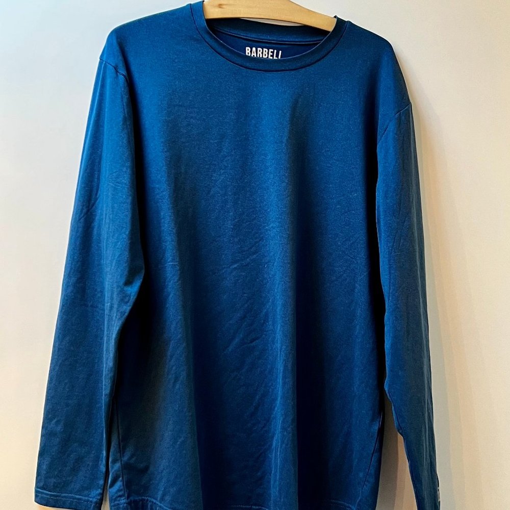 NWOT Men's Barbell Shirt